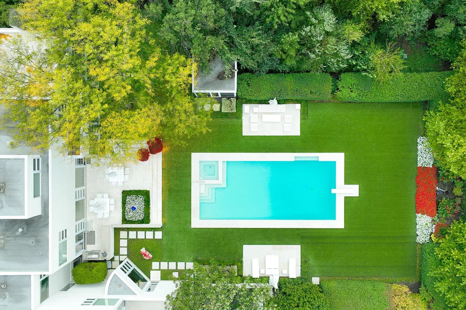 Poolside Prestige Greenscape