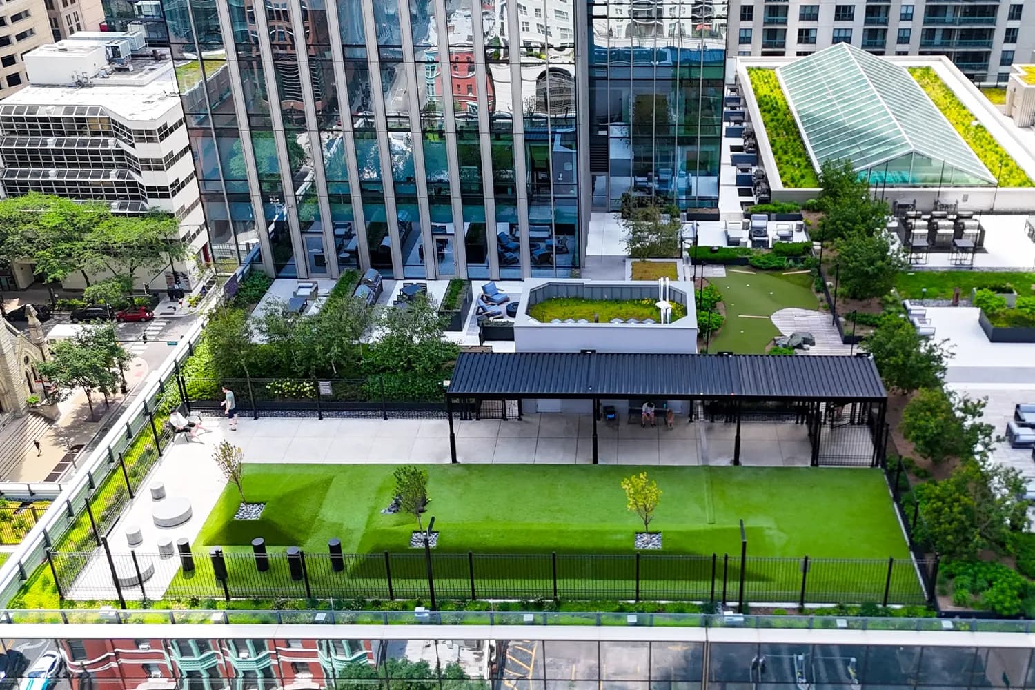 SynLawn Chicago rooftop pet haven and putting green