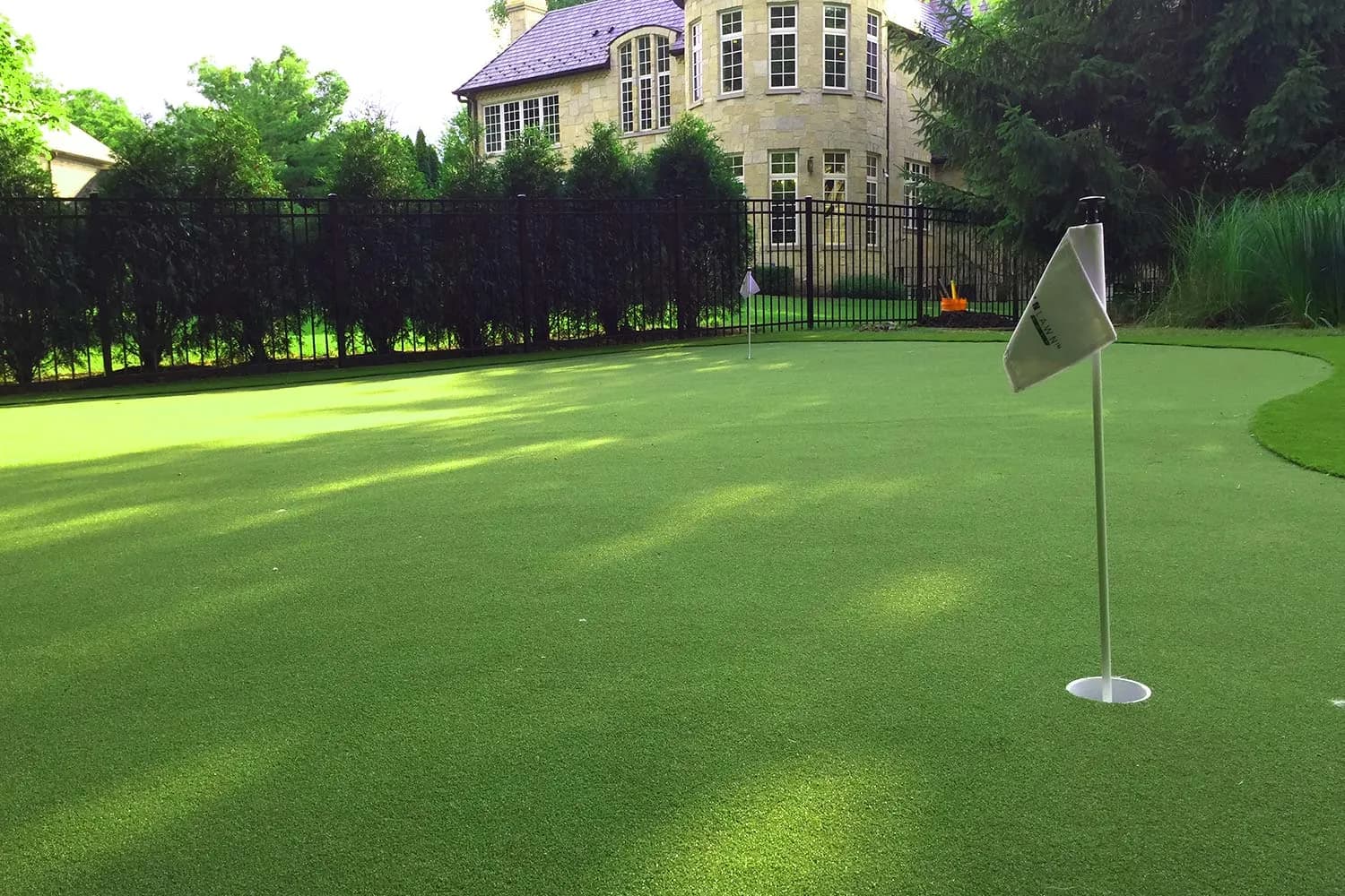 SYNLawn Chicago residential lawn with synthetic grass